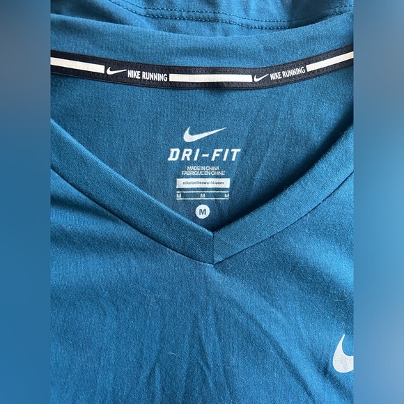 Nike- Dri- Fit Nike Running Shirt- Size Medium - Picture 4 of 5